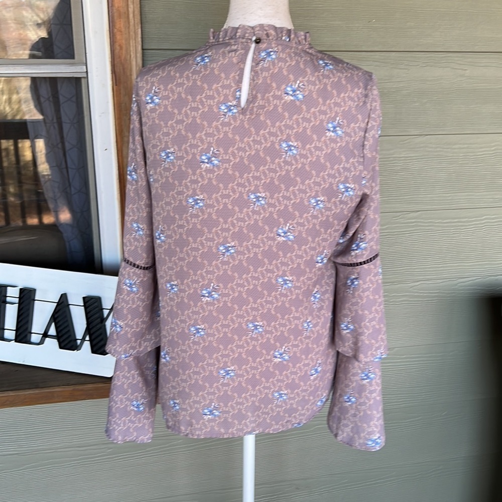 WAYF Floral Tiered Bell Sleeve Blouse - Picture 7 of 11